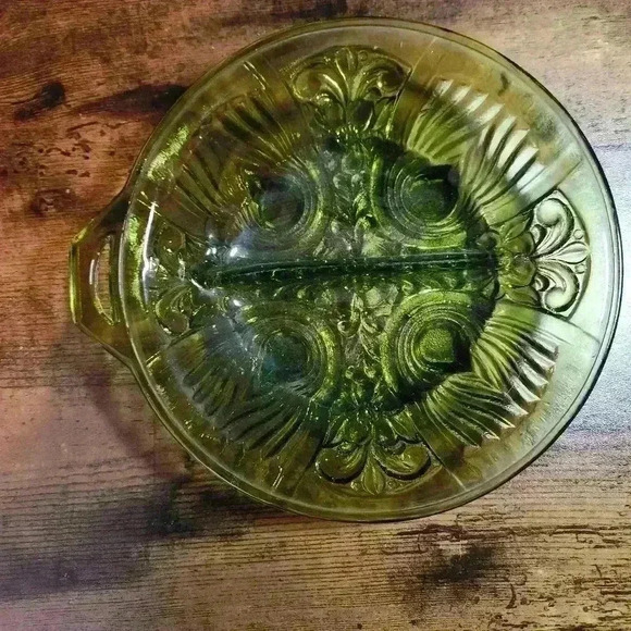 Indiana Glass Green Killarney Single Handle Divided Relish Tray Bowl - Picture 3 of 8